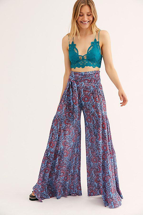 Dame Boho-stil bluse med puffærmer og elegant knaplukning Stilla