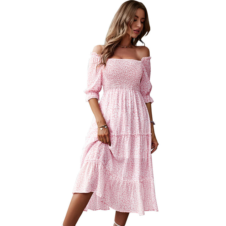 Dame Off-Shoulder Kjole med Rynkedetaljer og Bohemian Stil Stilla