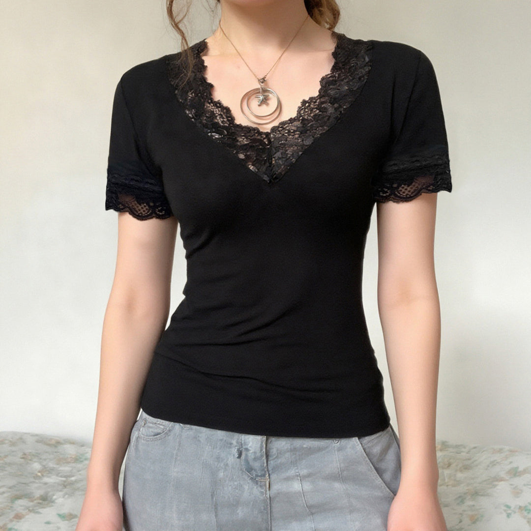 Dame T-shirt med elegant spidsbesætning Skovae