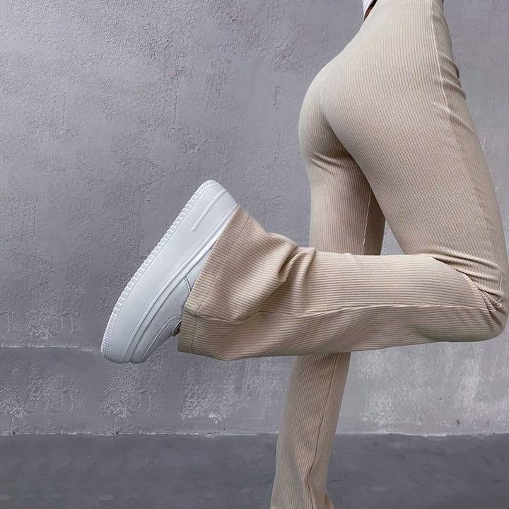Femme Ribstrik Flared Leg Bukser Stilla