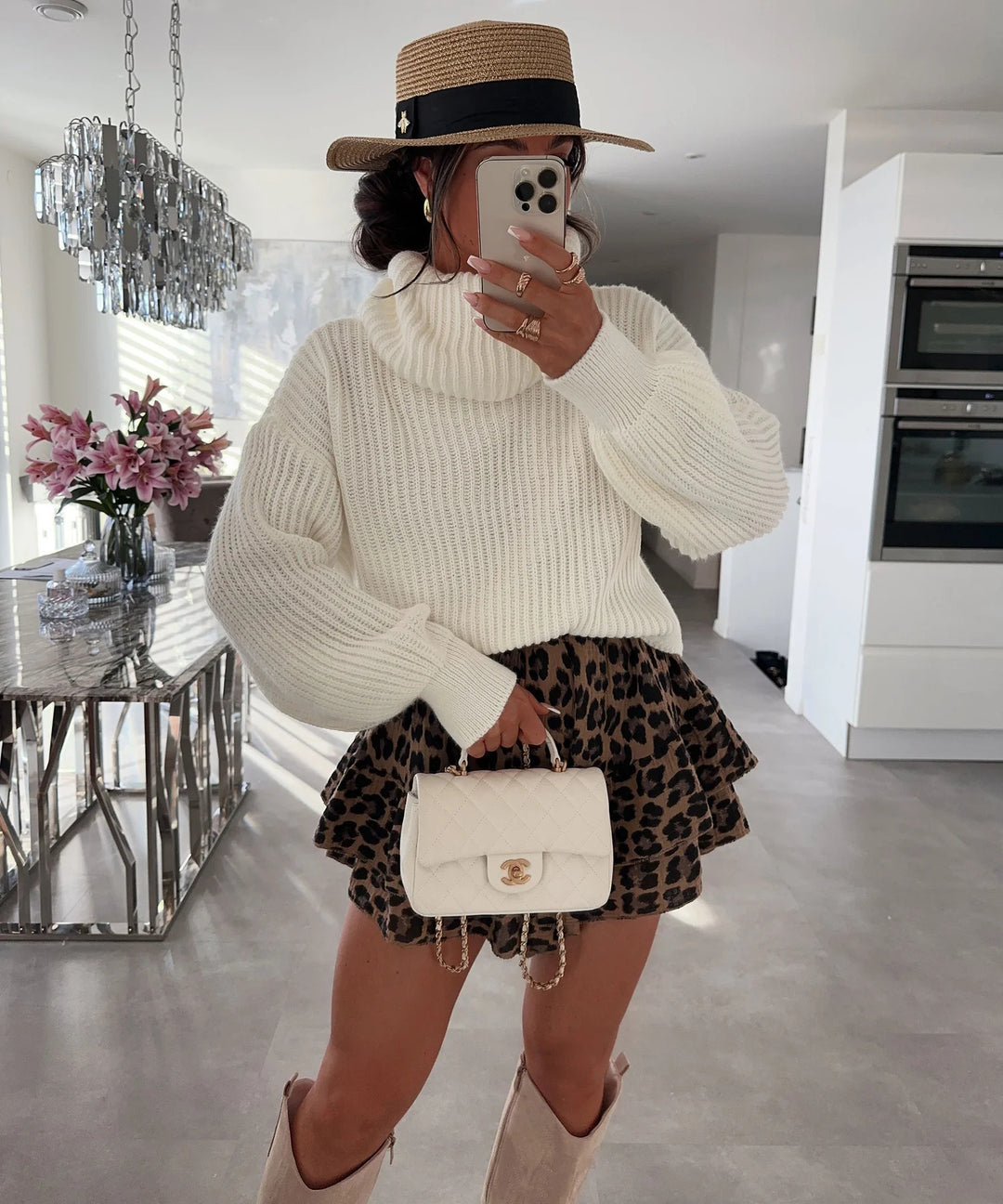 Kvinders chunky strikket sweater med høj krave og bredskårede ærmer Stilla