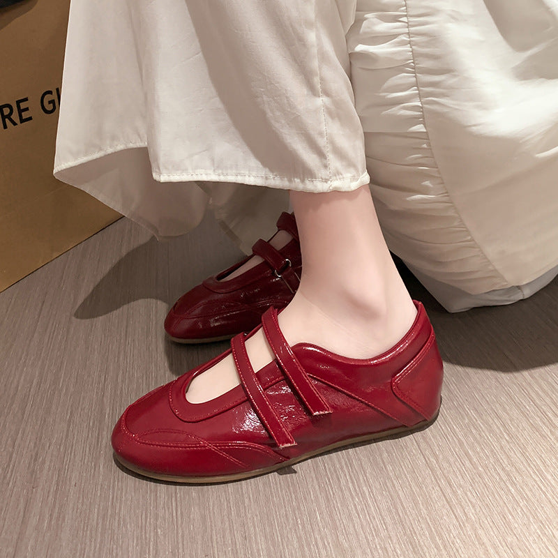 Dame Mode Ballerinas med justerbare remme og komfortabel indersål Stilla