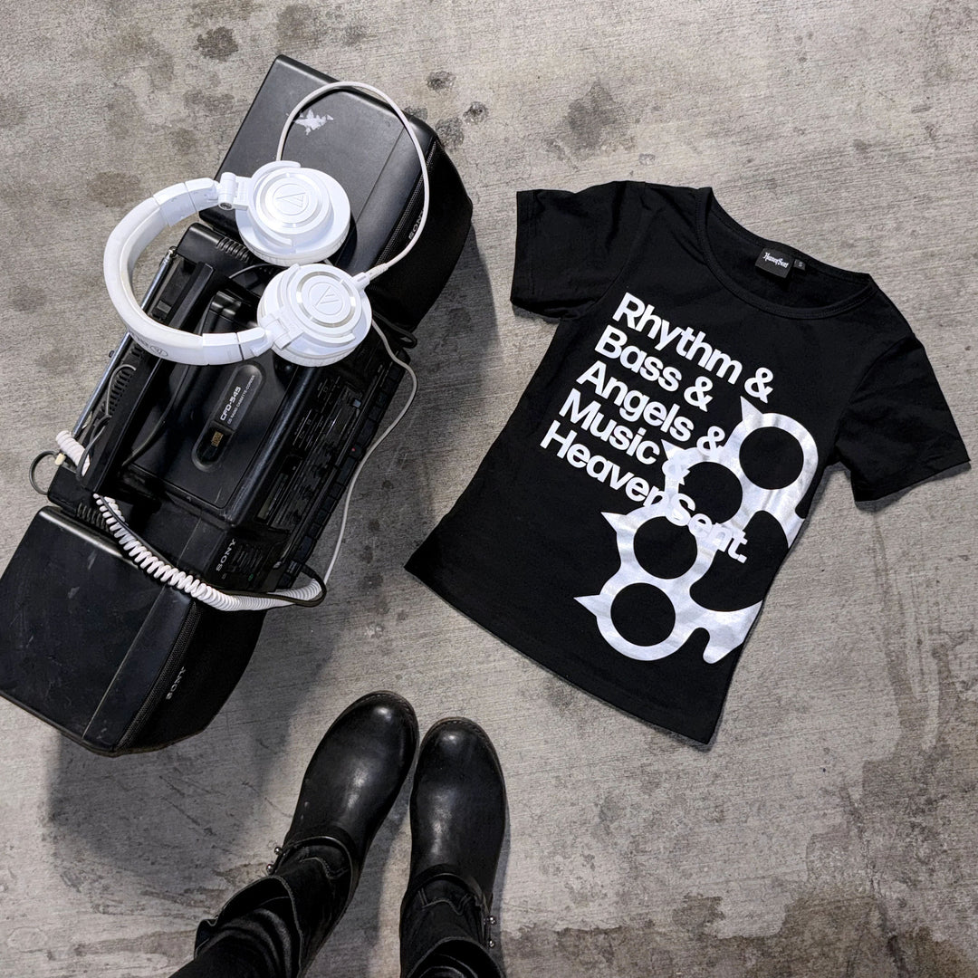 Dame T-shirt med kreativt trykdesign og figursyet snit Skovae