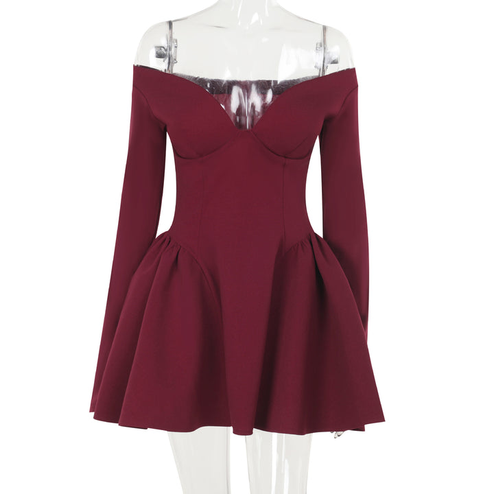 Dame elegant off-shoulder minikjole med bred nederdel Skovae