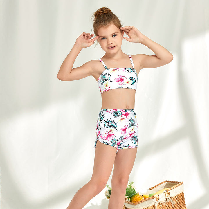 Pigebikini-sæt med moderigtigt crop-top og højt skårne shorts Stilla