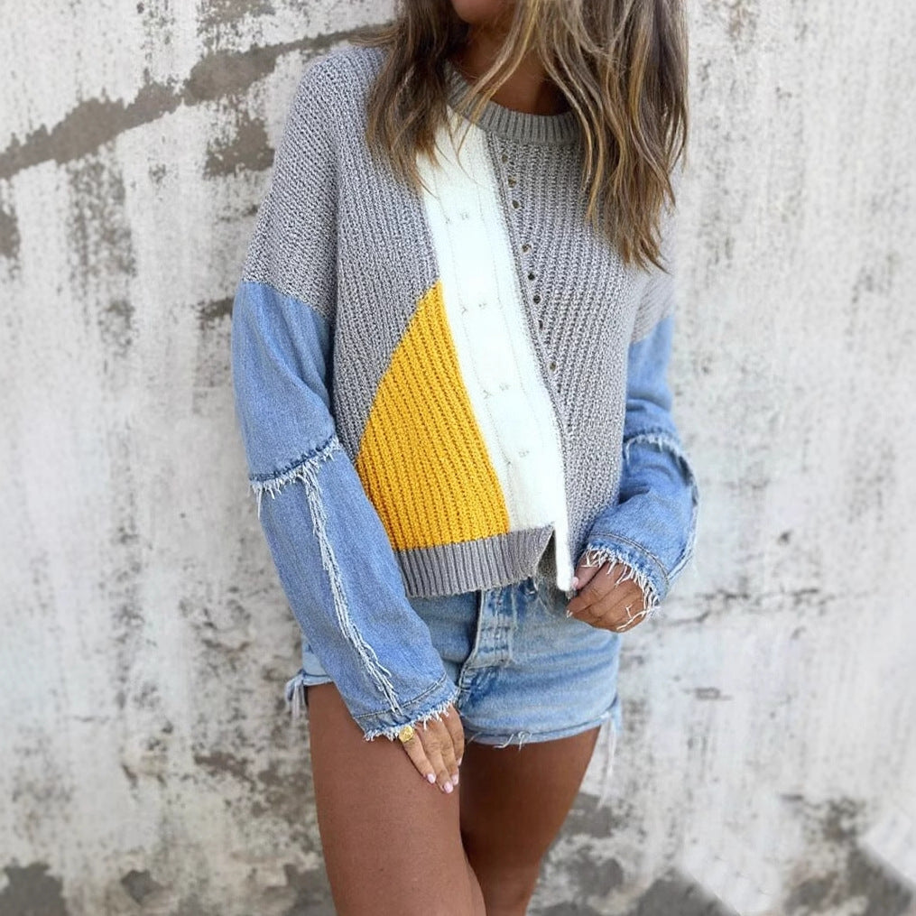 Kvindes stilfulde strikket sweater med denim ærmer og iøjnefaldende farveblok design Stilla