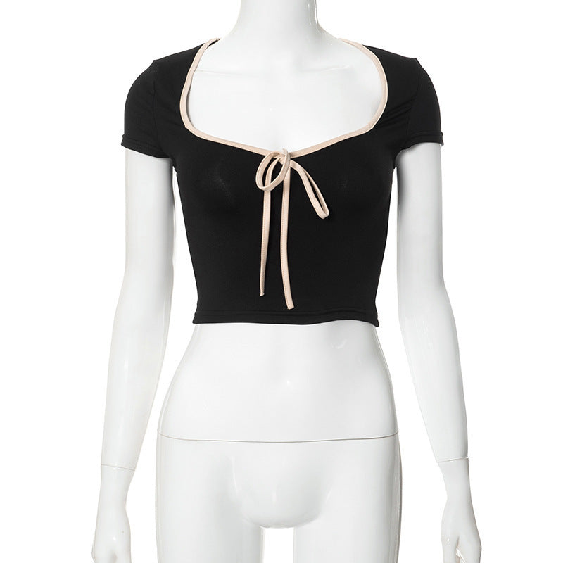 Dame cropped T-shirt med dekorativ bindebånd Skovae