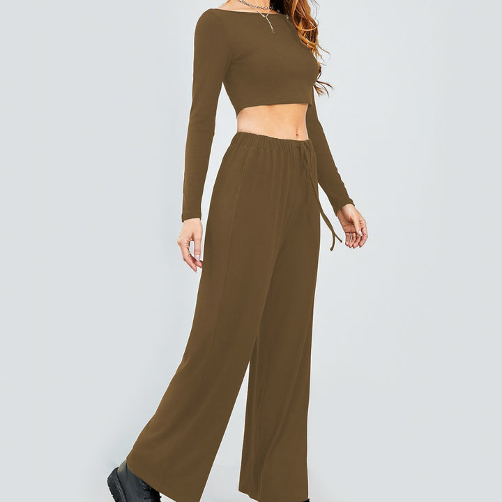 Dame afslappet to-delt sæt med cropped top og brede bukser Stilla