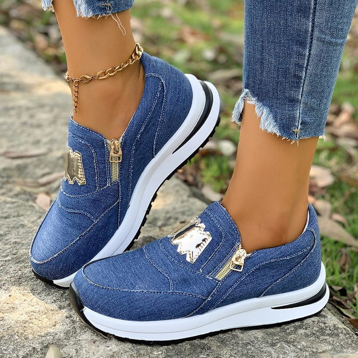 Dame Sportliche Slip-On Sneakers med stilfuld guldaccent og behageligt dæmpningssystem Stilla