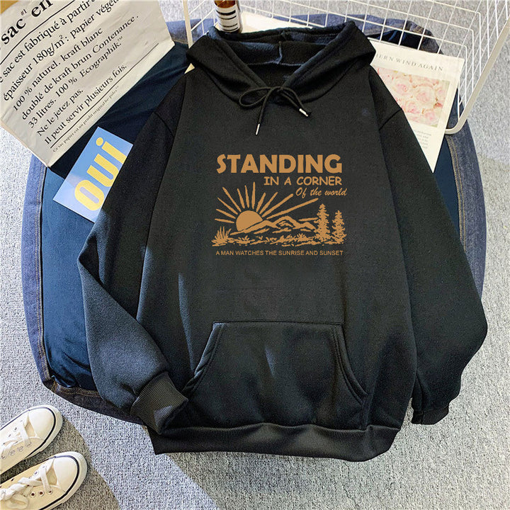 Kvinders hoodie med inspirerende landskabsdesign Skovae