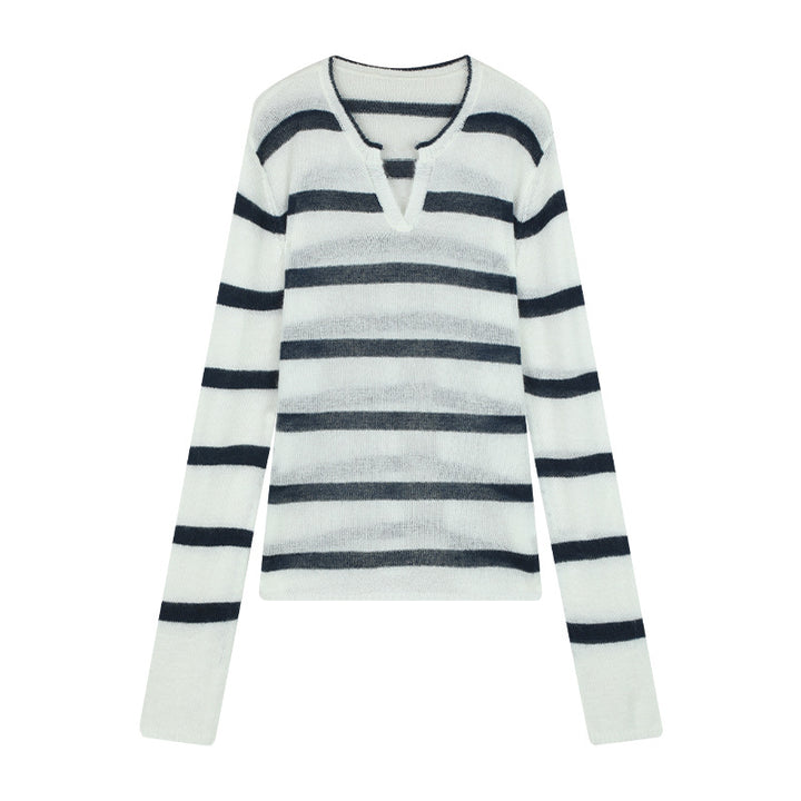 Dame strikket sweater med V-hals og asymmetrisk stribemønster Stilla