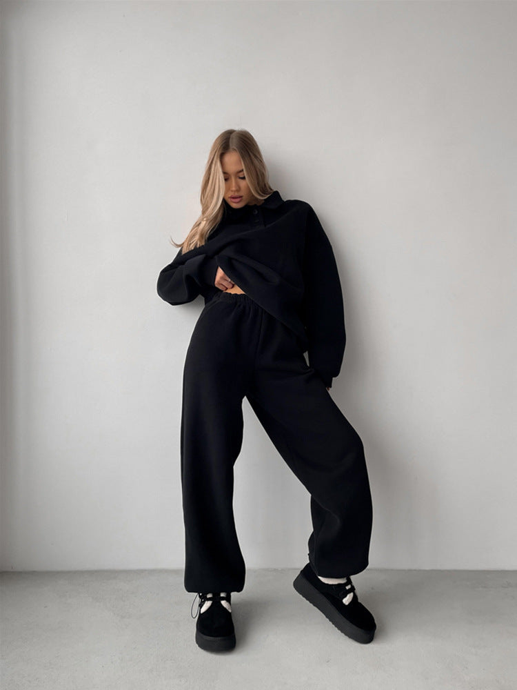 Kvinders sporty loungewear sæt med brede bukser og modeskjorte
