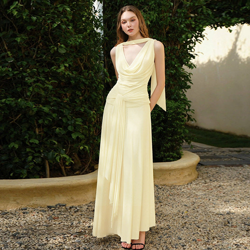 Damen schulterfreies Wickelmaxikleid mit drapiertem Oberteil und seitlichem Bindegürtel Skovae