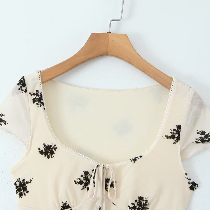 Dame sommerligt minikjole med blomsterdesign og legende ruffle-detaljer Stilla