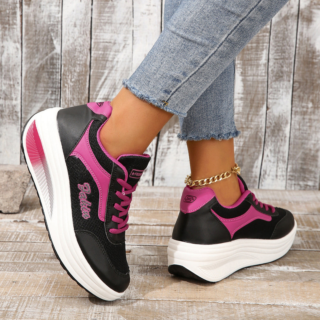 Dame Sporty Sneakers med åndbart mesh og trendy plateau sål Stilla