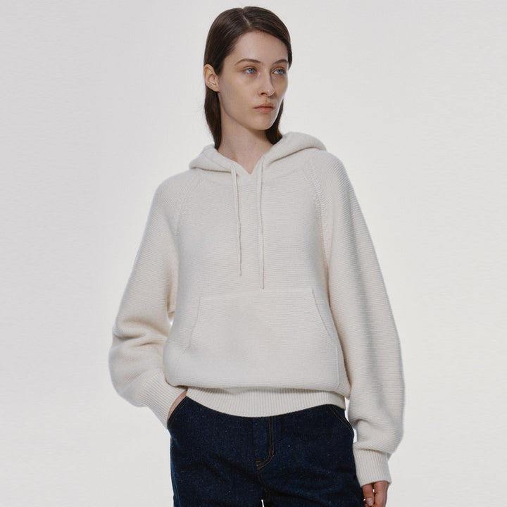 Dame Kvalitets Hoodie med kængurulomme og moderne snit Stilla