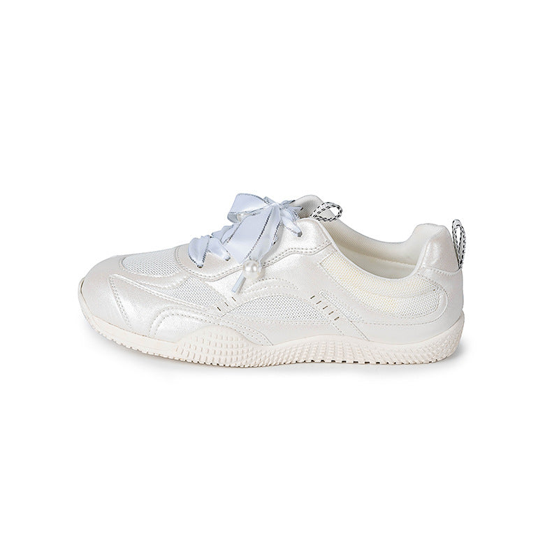 Dame Sneakers med stilfuld satin-udseende og komfortabel hybrid sål Stilla