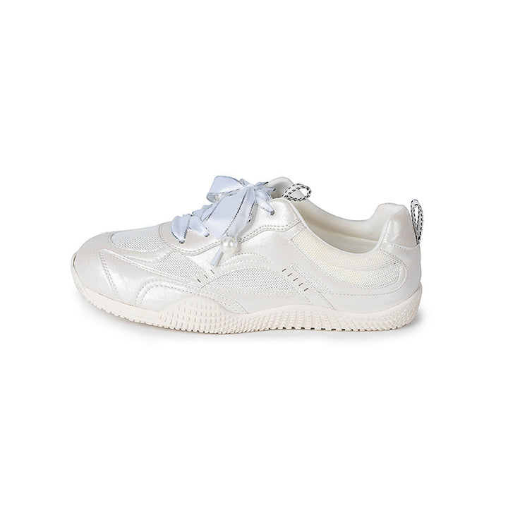 Dame Sneakers med stilfuld satin-udseende og komfortabel hybrid sål Stilla