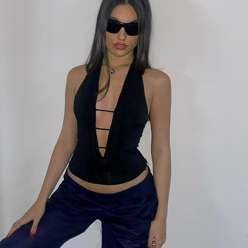 Dame Sporty Crop-Top med dyb V-hals og moderne cut-outs Stilla