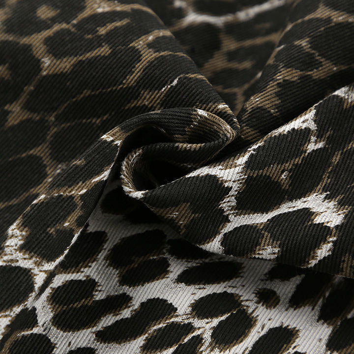 Dame maxiskørt i leopardmønster med elegant slids og flydende fald Stilla