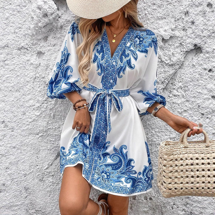 Dame elegant, let sommerkjole med detaljeret broderi Stilla