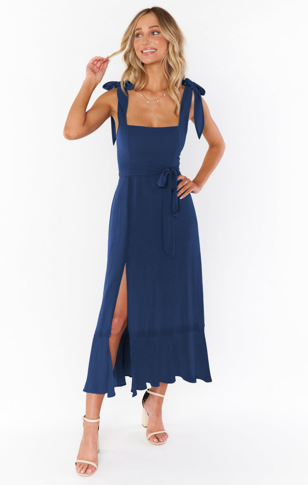 Dame Maxikjole med elegant snit og sidelæg Stilla