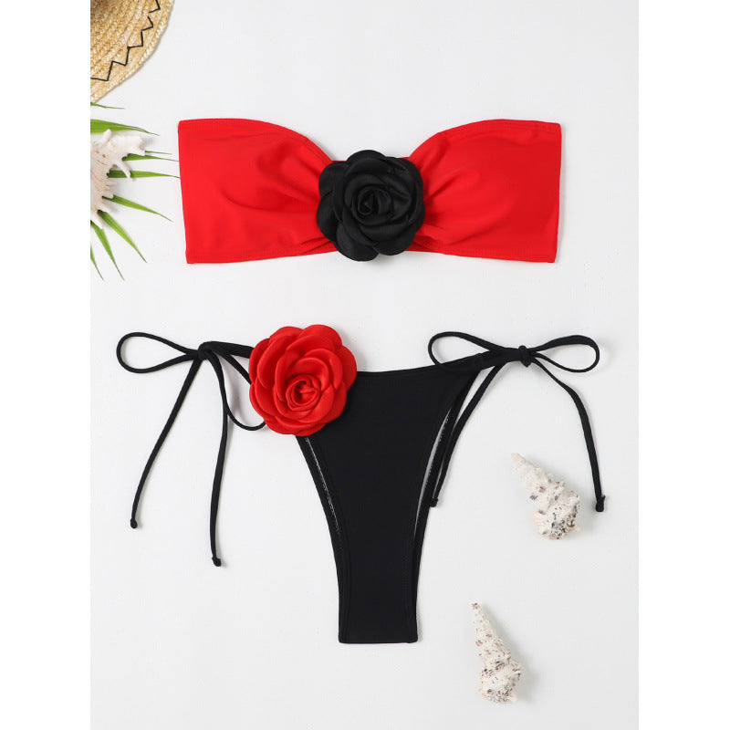 Dame bandeau-bikini med moderne blomsterdetalje og justerbare stropper Skovae