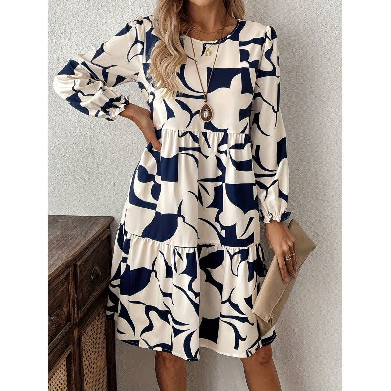 Dame lagdelt midi kjole med kunstnerisk drapering Stilla