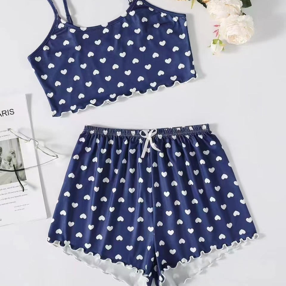 Dame pyjamasæt med sød hjerteprint og flæsedetaljer Stilla