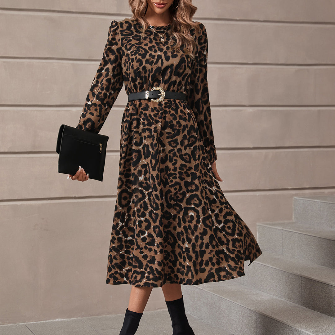Kvinders elegante maxikjole med moderne leopardprint og nostalgiske puffærmer Stilla