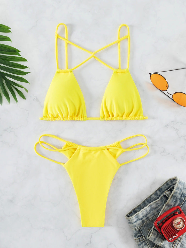 Dame triangel-bikini med innovativt criss-cross stropdesign Stilla