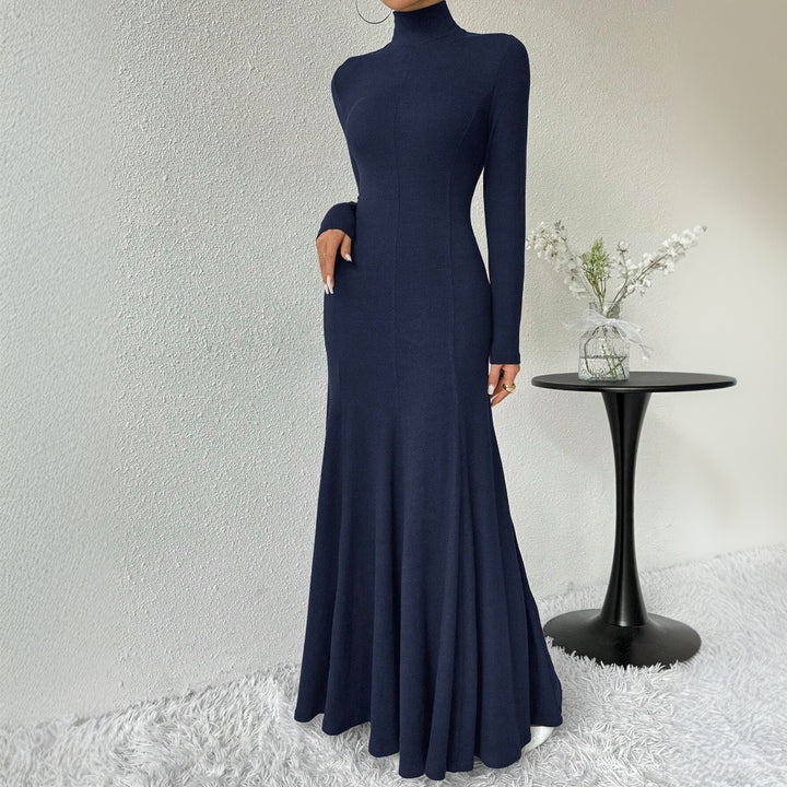 Kvinders elegante langærmet maxi kjole med høj krave og svingende kant Stilla