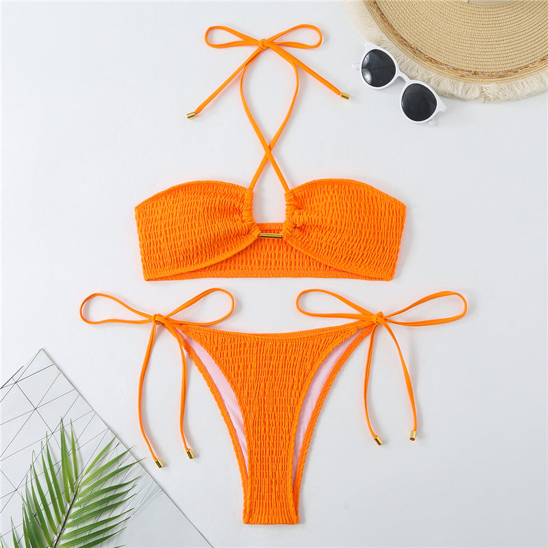 Dame bandeau-bikini med moderne rynke-design og innovativ skæring Skovae