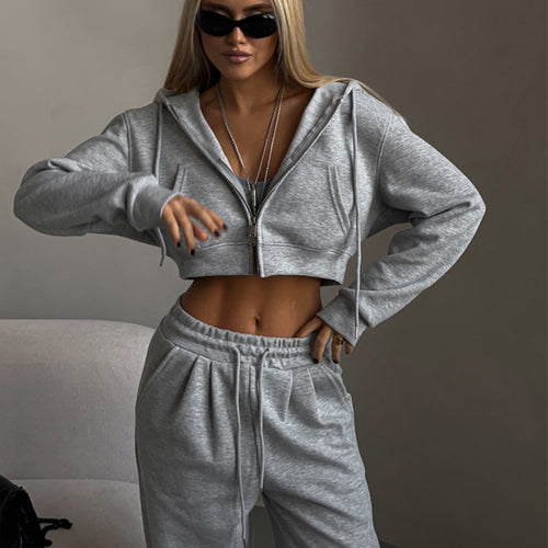 Damer Cropped Hoodie og løse Joggingbukser i et afslappet look