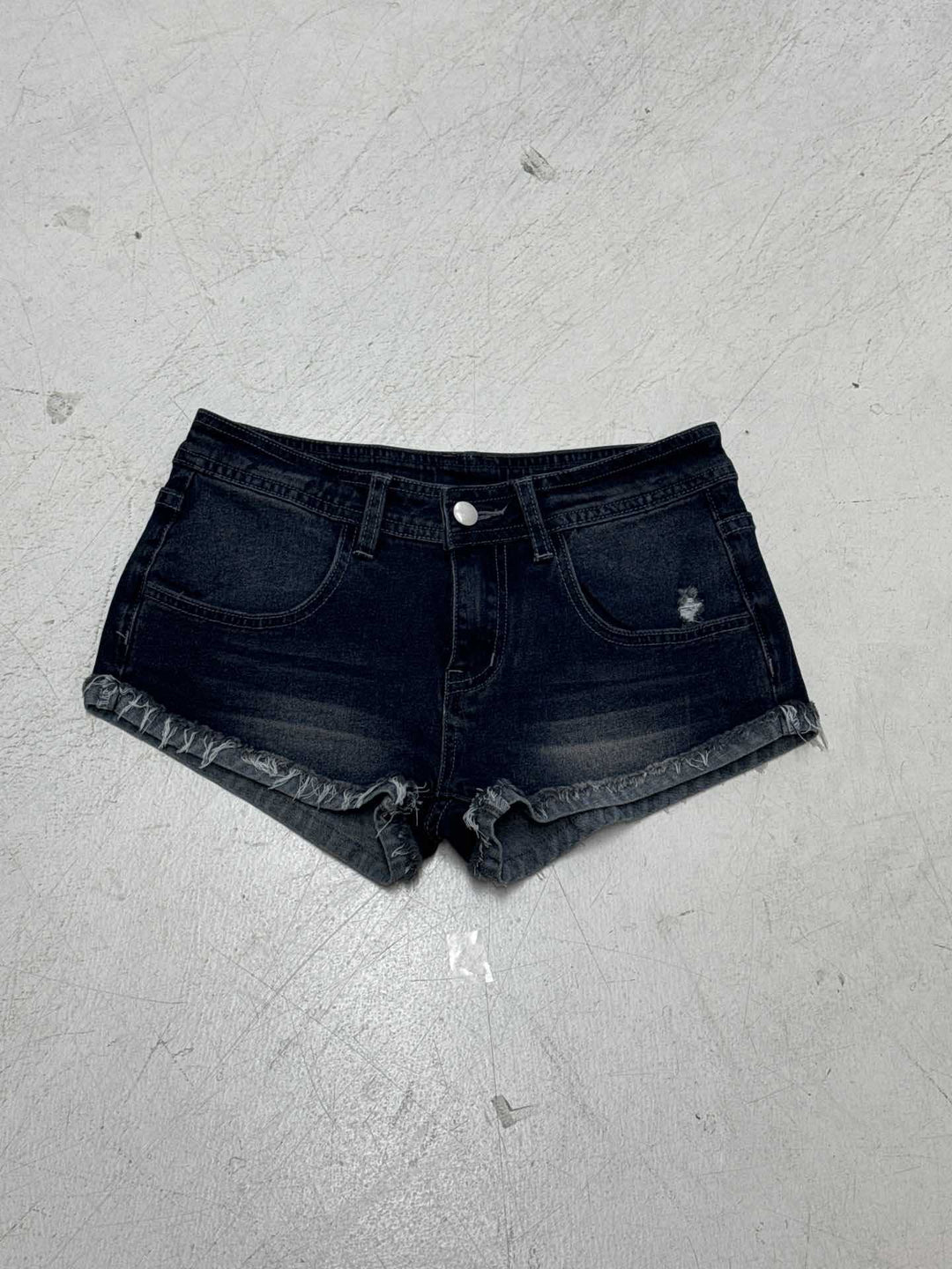 Dame Denim-shorts med frynsede kanter Skovae