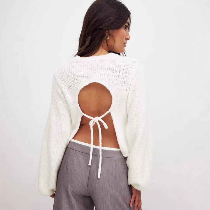 Kvinders afslappede strikket sweater med elegant rygudskæring og knude Stilla