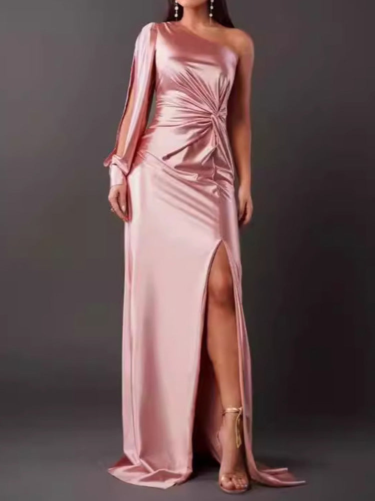 Dame Maxikjole med asymmetrisk snit og elegant knude-detail Stilla
