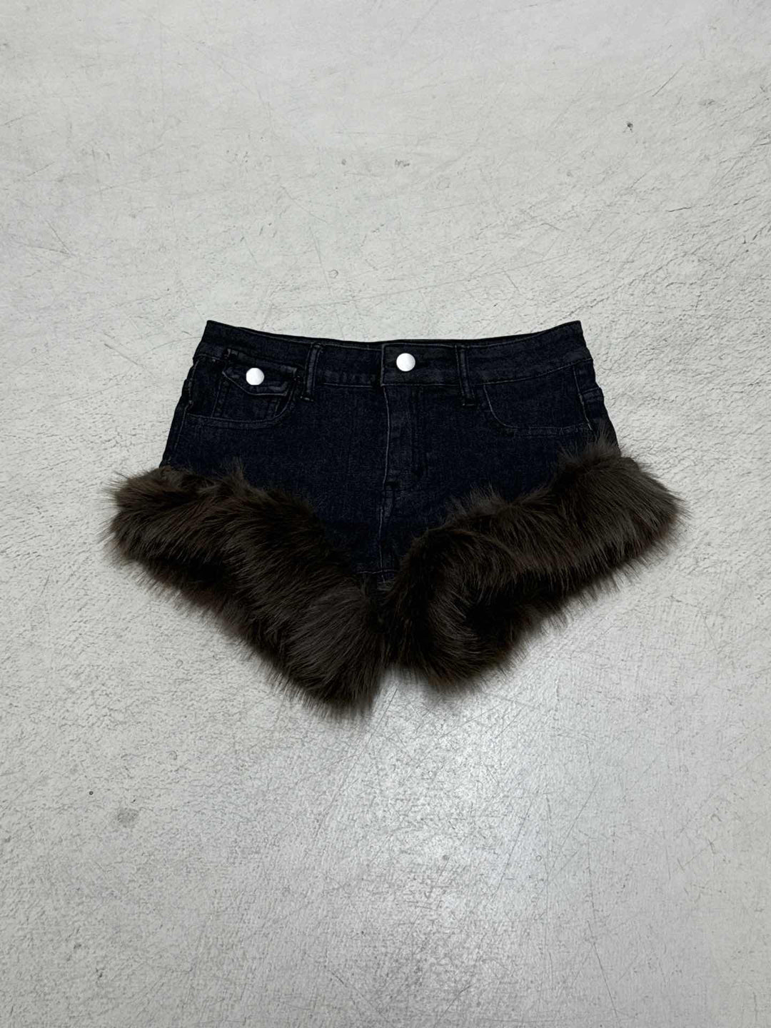 Dame jeans shorts med luksuriøs kunstpels kant Skovae