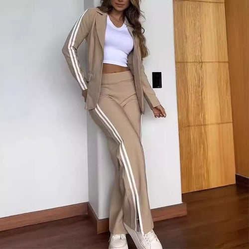 Dame nan sporty-elegante to-delt blazer-sæt med figursyet blazer og bred joggingbuks-snit med sideløjfer Skovae