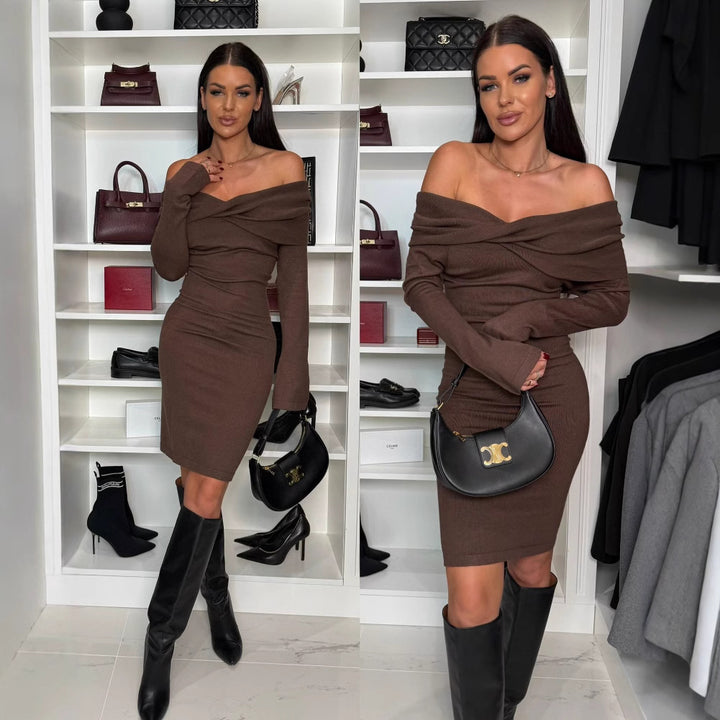 Dame Figurformet aftenkjole med off-shoulder design og lange ærmer Stilla