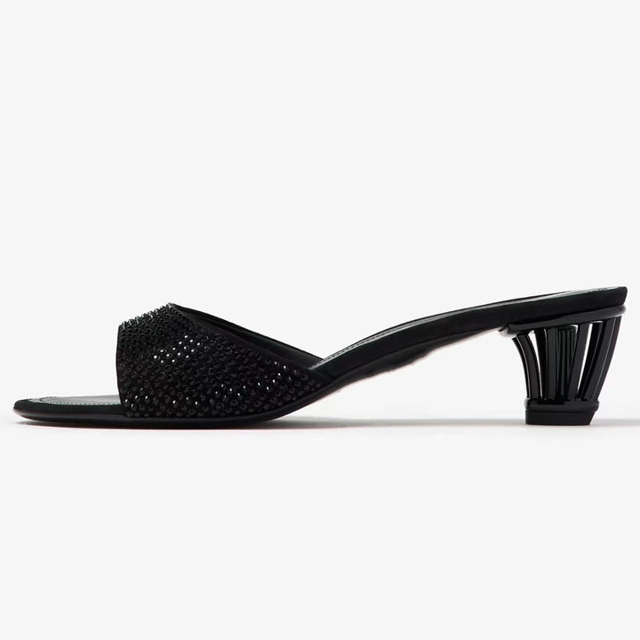 Femme Kryst dekoreret Slide Sandaler med skulpturel hæl Stilla