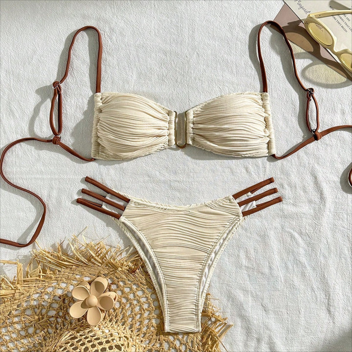 Dame bandeau bikini med raffineret flæsedesign Skovae