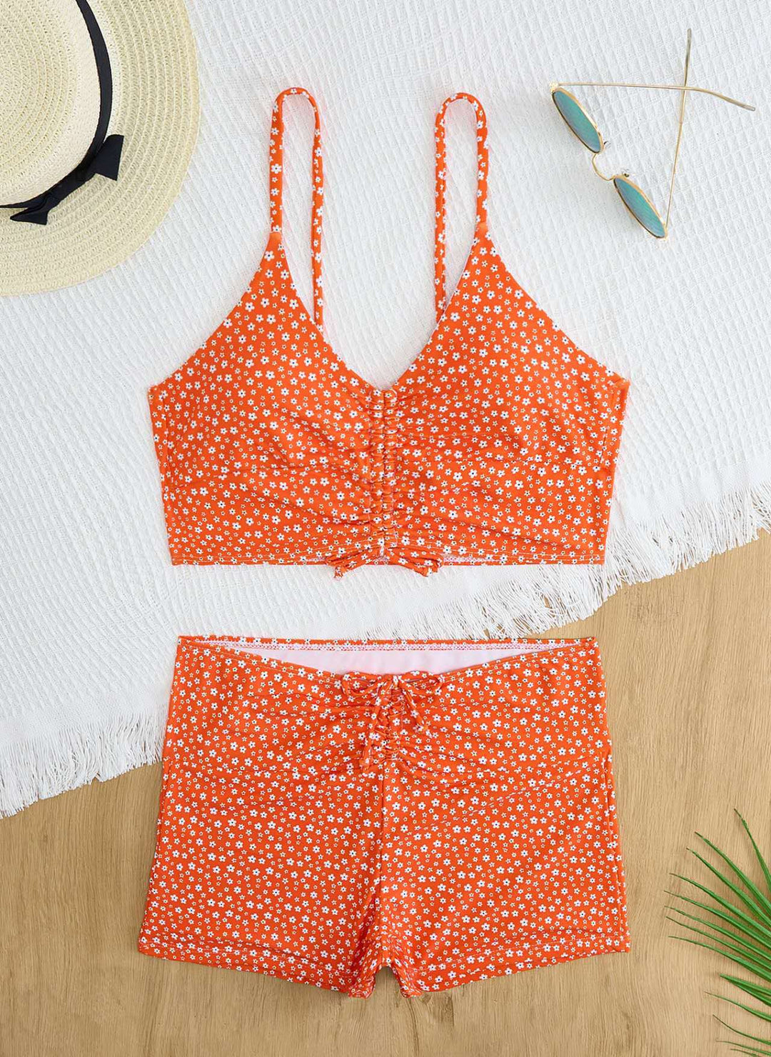 Dame bikini med blomstret flæse design og justerbare stropper Skovae