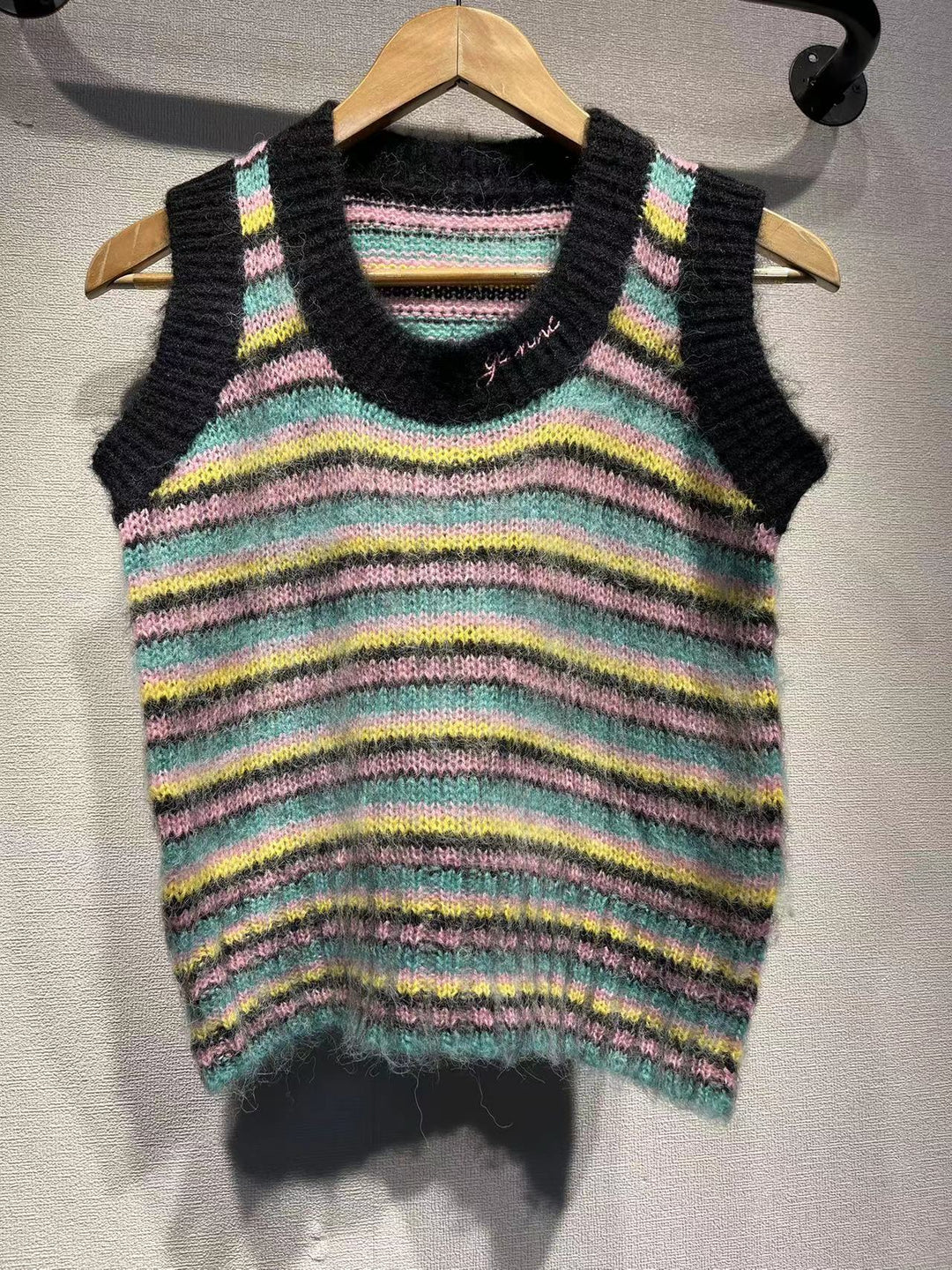 Dame strik-sommerpullover med farverige striber Stilla