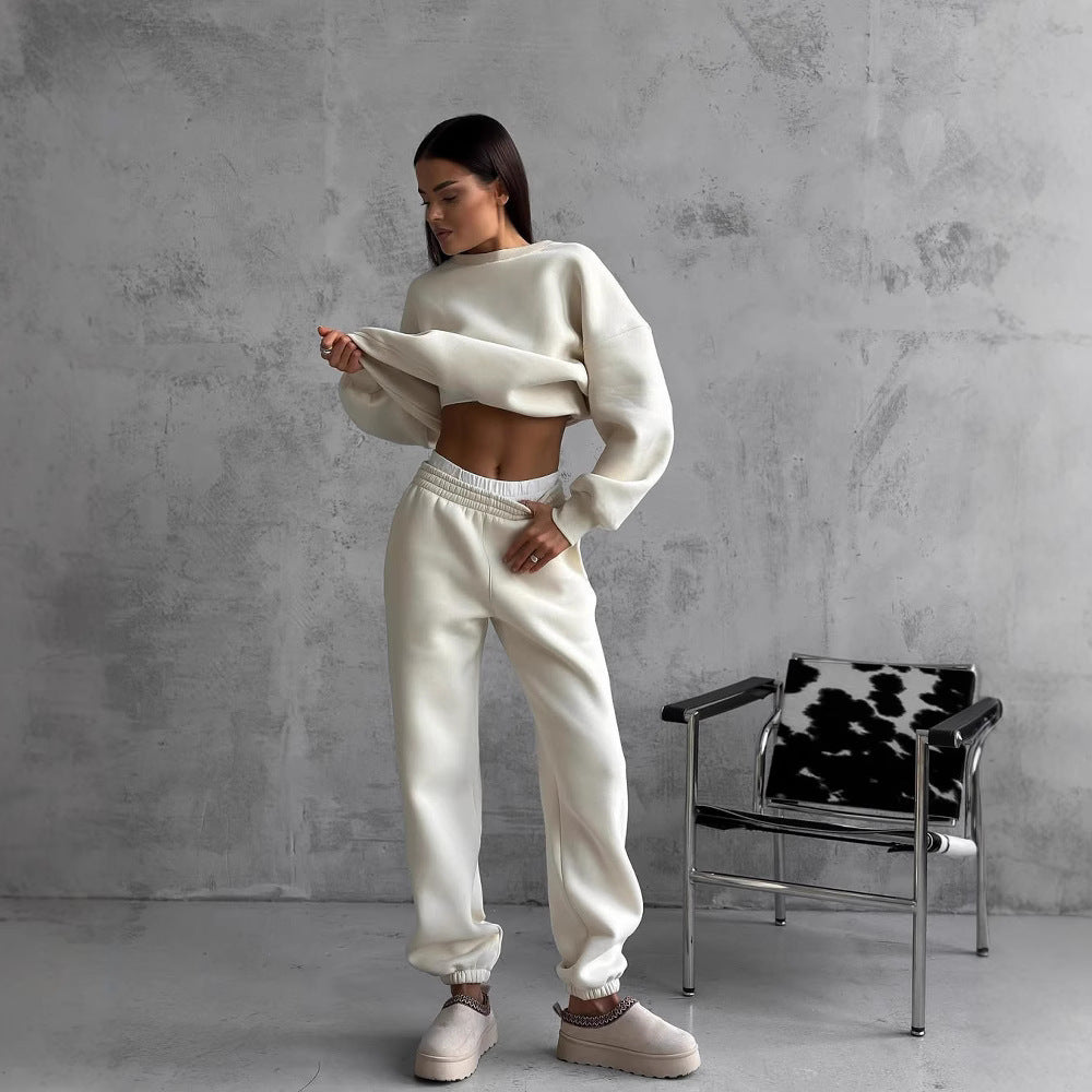 Kvinders afslappede sports loungewear sæt med cropped snit og bred ben Skovae