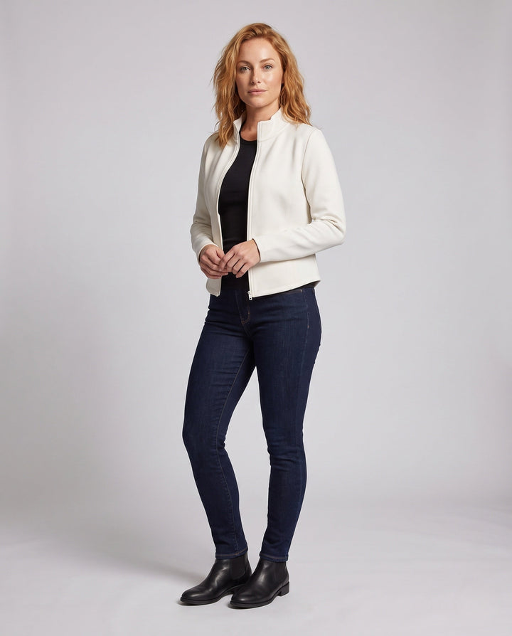 Kvinders fashionable fleecejakke med en livlig pasform Skovae
