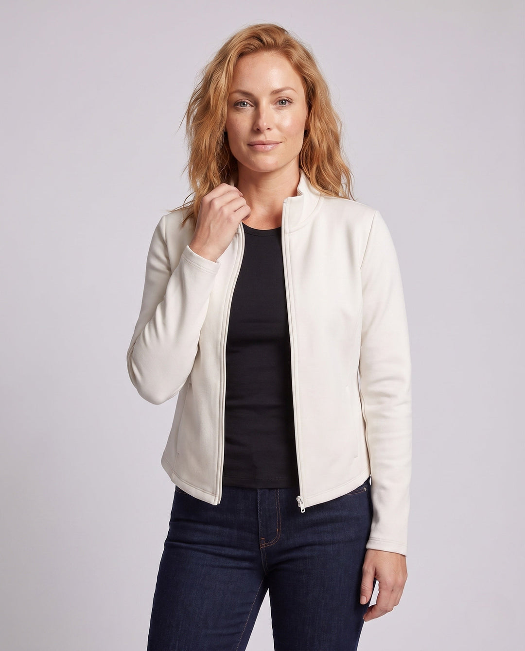 Kvinders fashionable fleecejakke med en livlig pasform Skovae