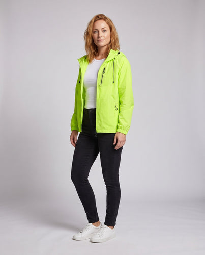 Dame højfunktionel vindjakke med reflekterende elementer og justerbart hætte-design Skovae