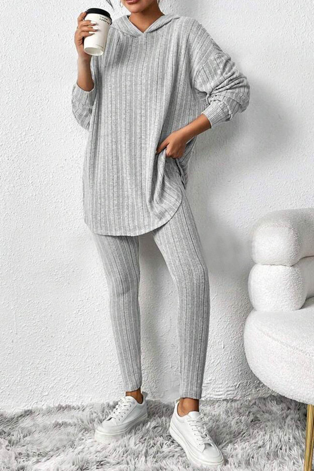 Stilla | Sæt 3/4 leggings med hætte og ribudskæringer