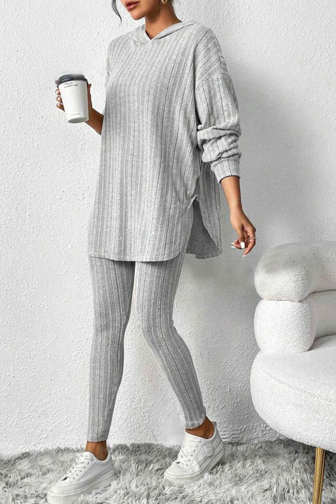 Stilla | Sæt 3/4 leggings med hætte og ribudskæringer